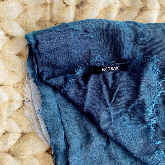 Light Rudsak scarf - Picture 4 of 4